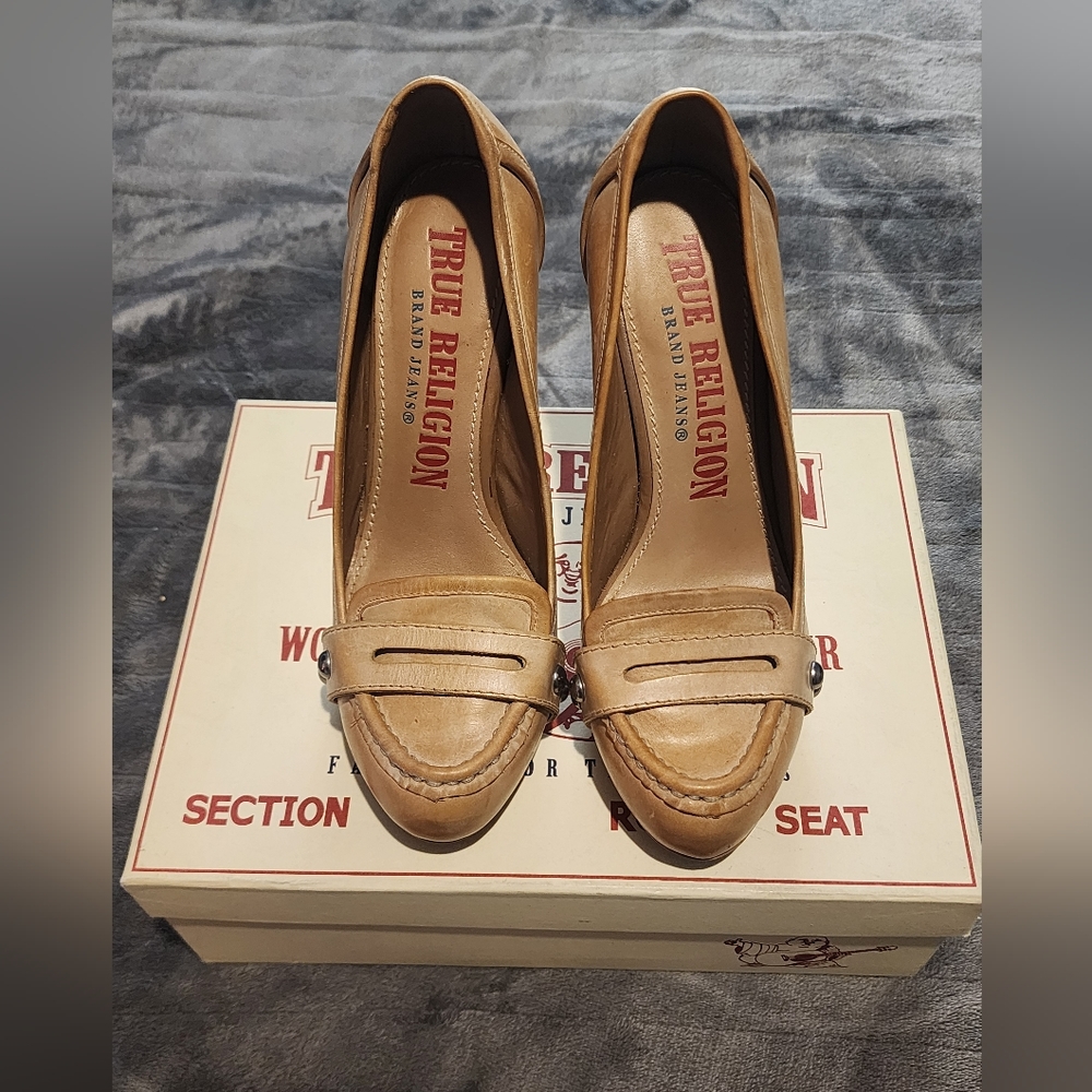 True Religion Hathaway Womens Size 7.5 Camel Leather Pumps Heels